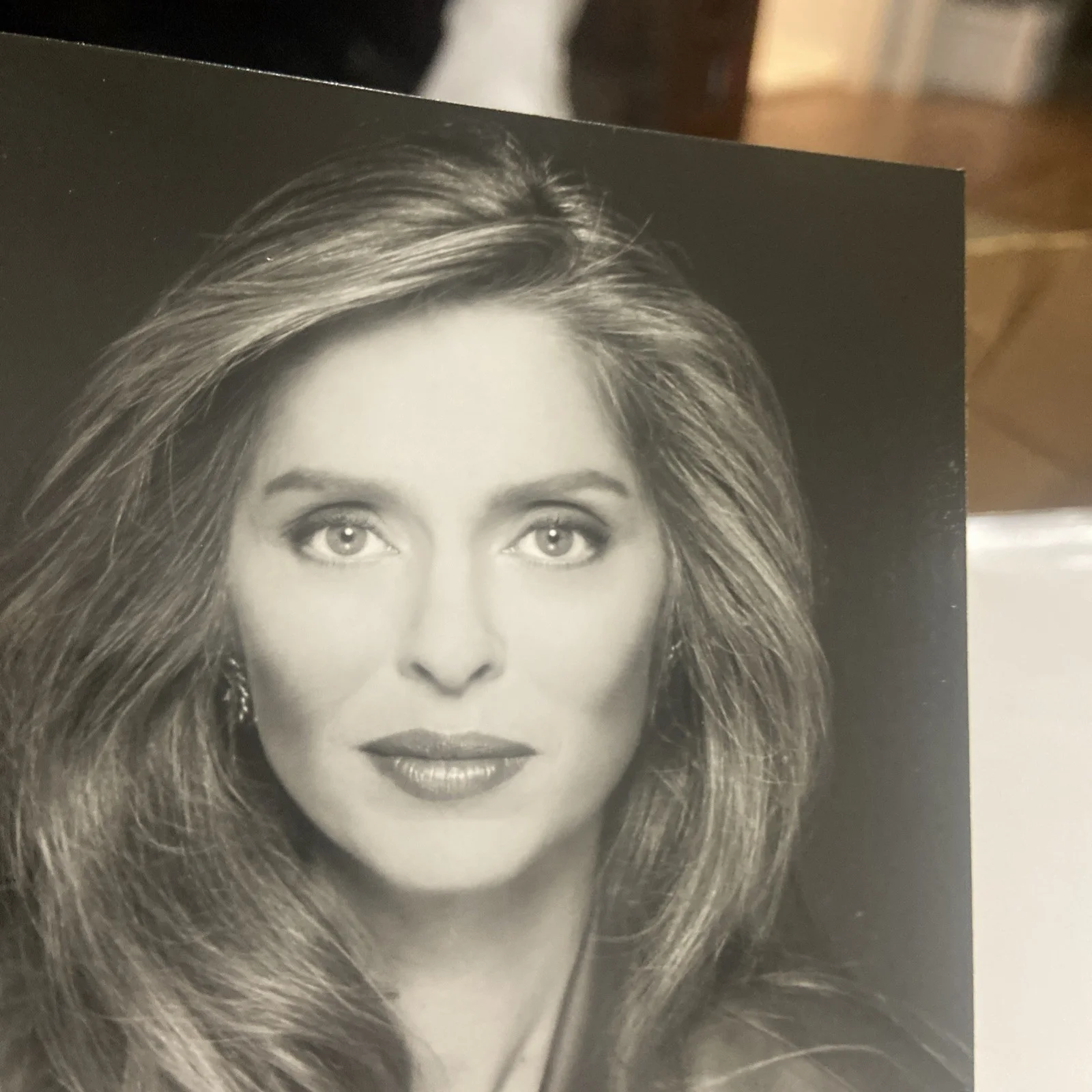 Barbara Bach — Barbara Bach Signed James Bond The Spy Who Loved Me 3x5 B&W Photo, изображение 3