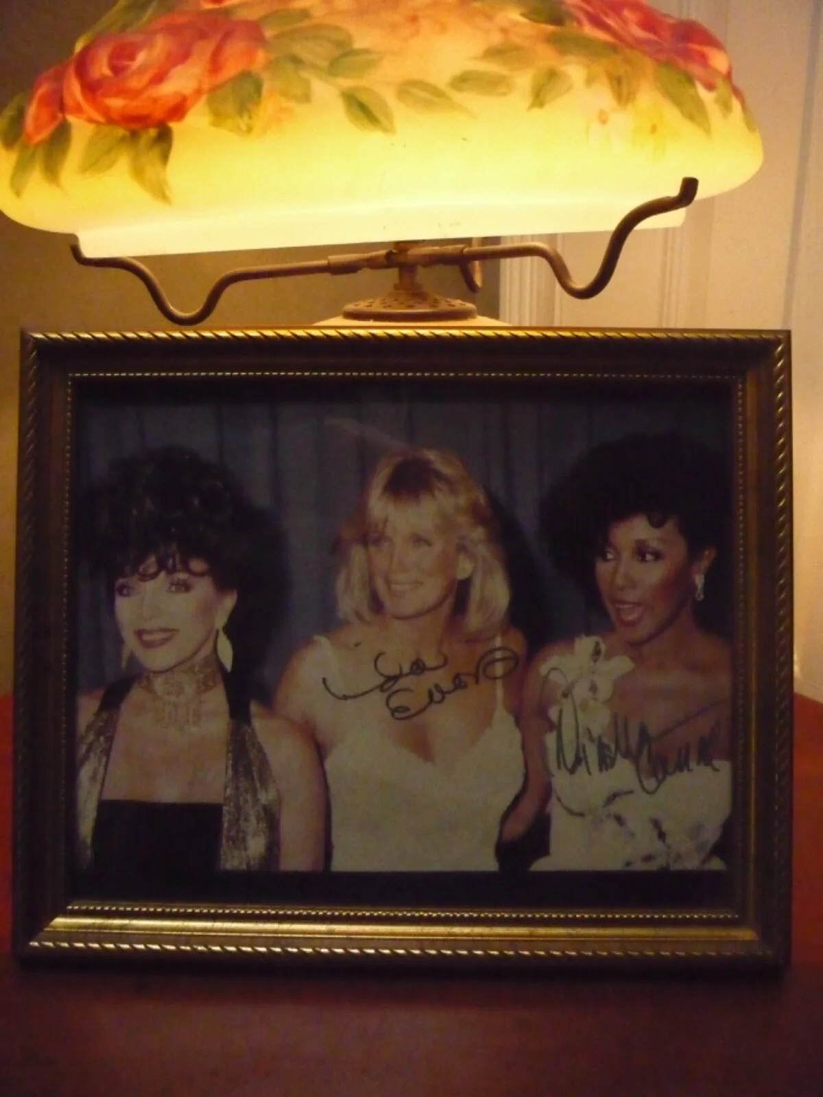 Celebrity own RARE DYNESTY hand signed PHOTO *Diahann C/Joan Collins/Linda Evans, image 2