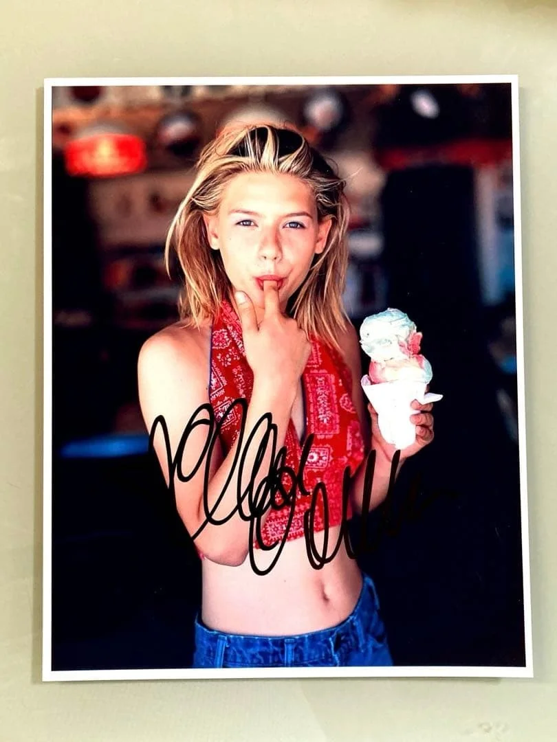 Claire Danes — Claire Danes Autographed Photo 10x8 with Certificate Actress Memorabilia, изображение 3