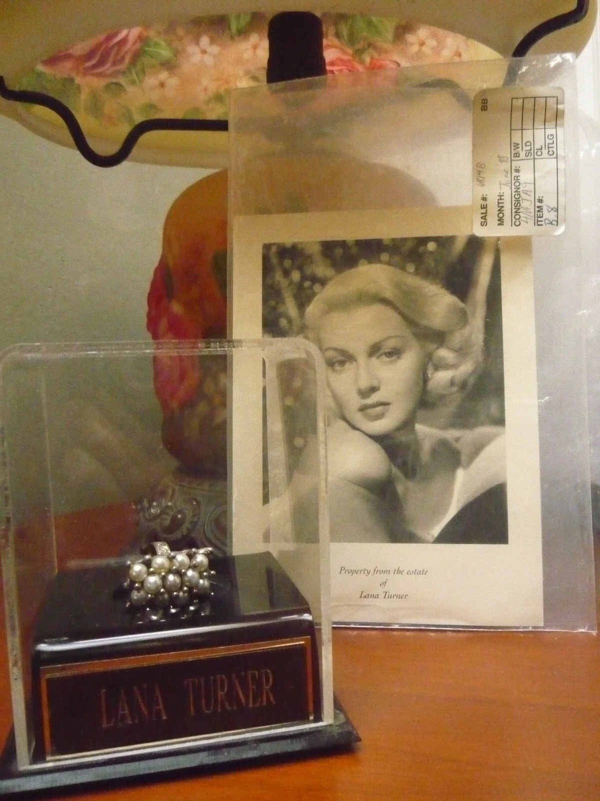 *Movie star Lana Turner ring! Display case/name plate/COA* jewelry/perfume/pearl, изображение 2