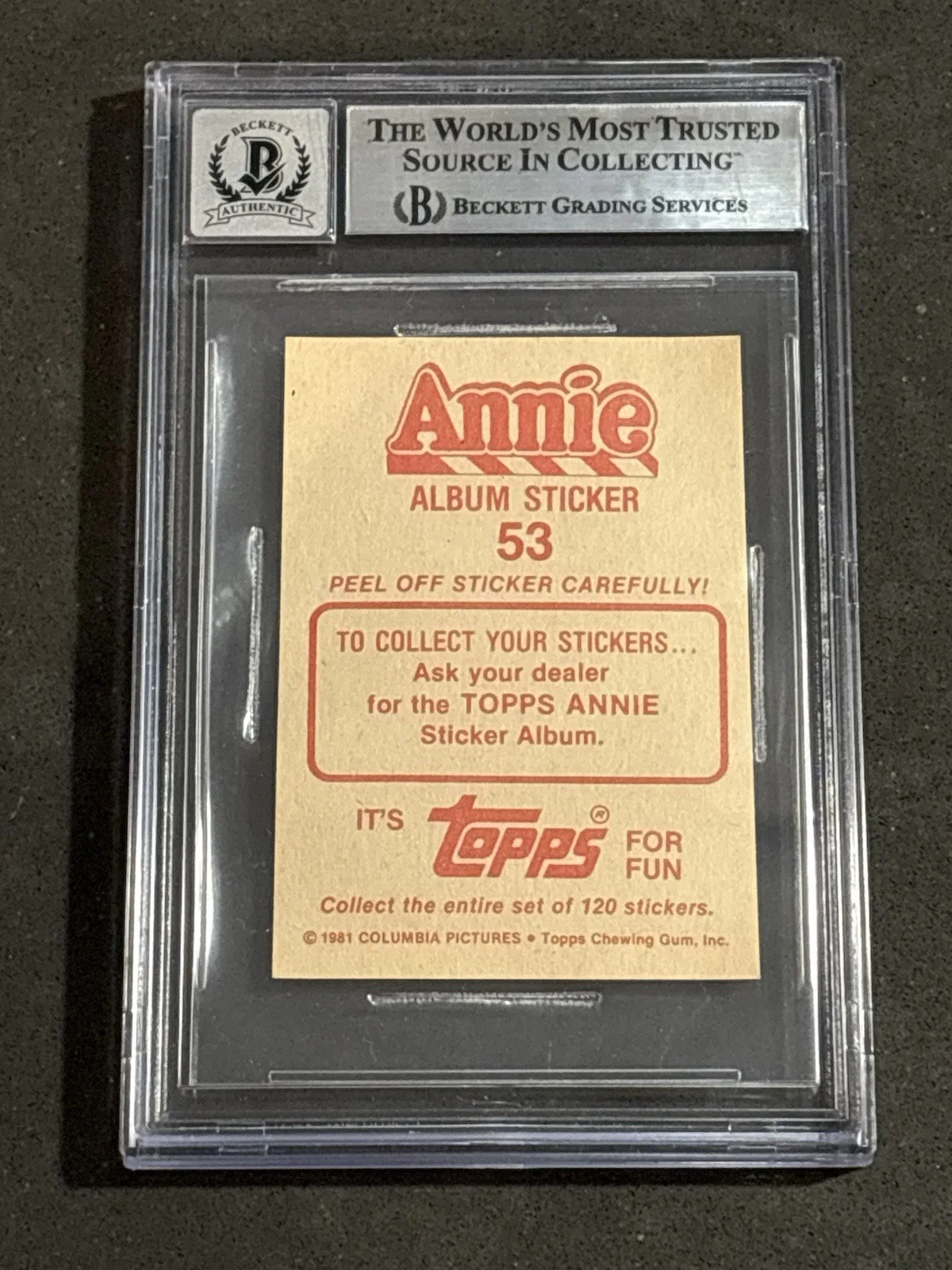 CAROL BURNETT 1985 TOPPS “ANNIE” SIGNED AUTOGRAPHED STICKER BAS AUTHENTIC GEM MT, image 2