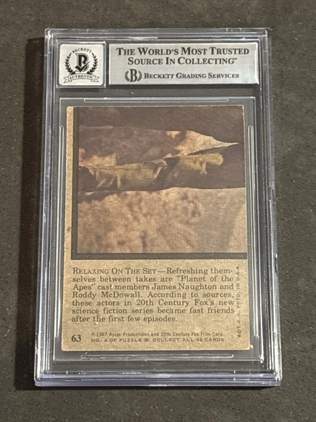 JAMES NAUGHTON 1975 TOPPS PLANET OF THE APES SIGNED AUTOGRAPH CARD BAS GEM MT 10, изображение 2
