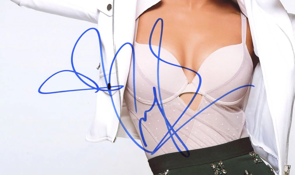 PRIYANKA CHOPRA SIGNED AUTOGRAPHED 11x14 PHOTO VERY PRETTY SEXY BECKETT BAS, image 2