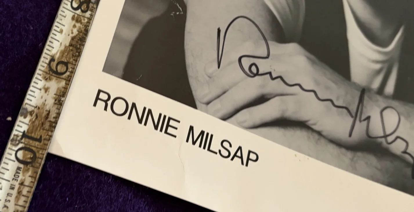 RONNIE MILSAP Hand Signed Autograph Promo Photo Billy Bob’s Texas 2012 Stranger, изображение 3