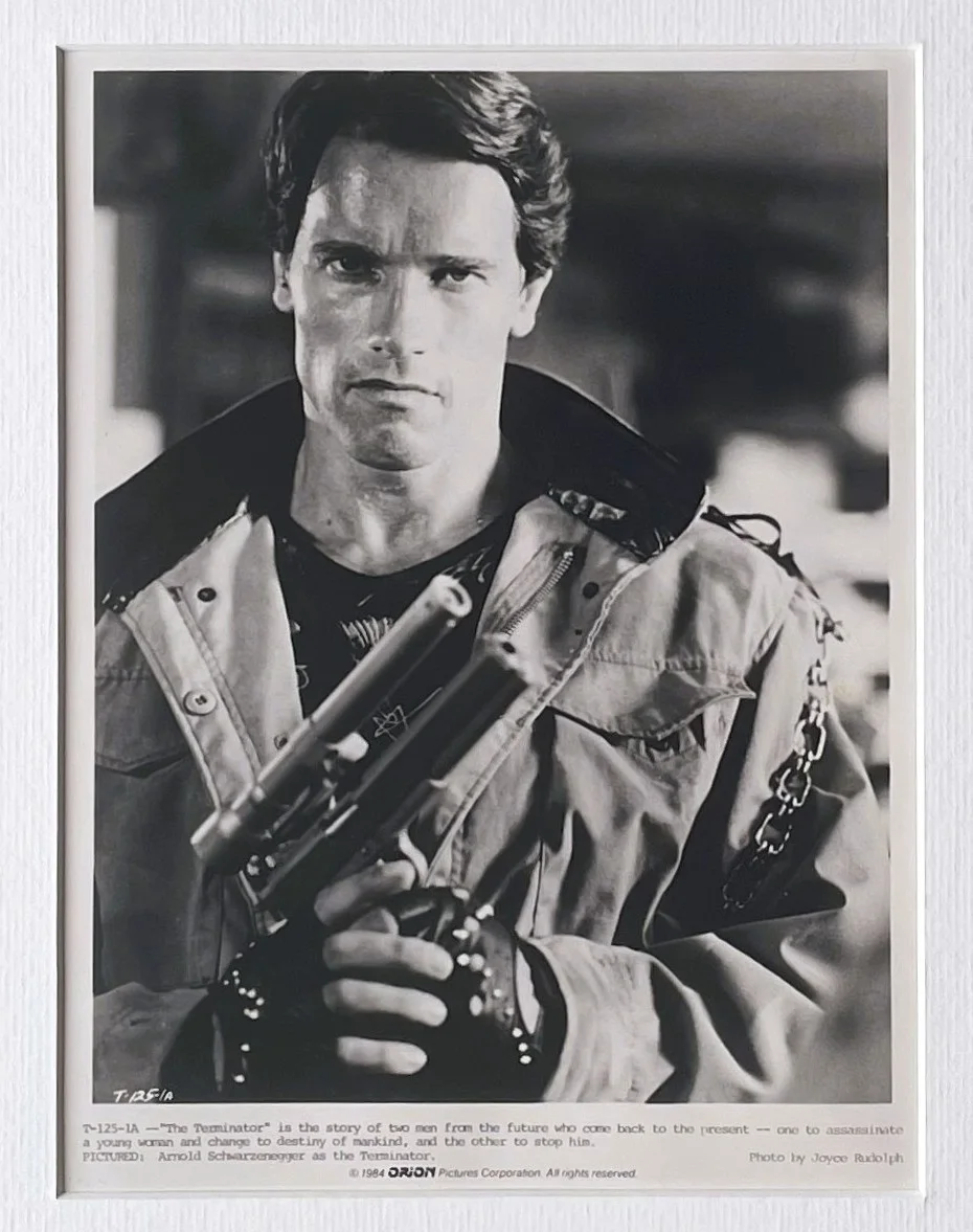 Terminator Arnold Schwarzenegger Photo Original Framed 8X10 Inch B&W Press Publi, изображение 3