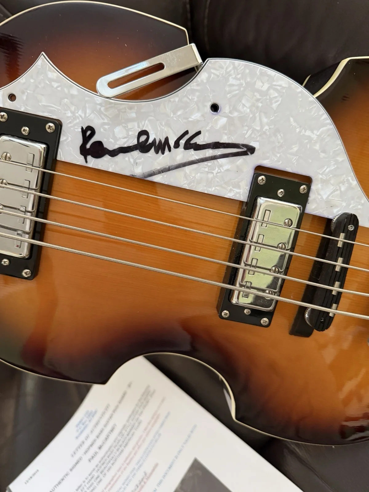 Paul McCartney Autographed Hofner Bass Guitar With COA, изображение 5