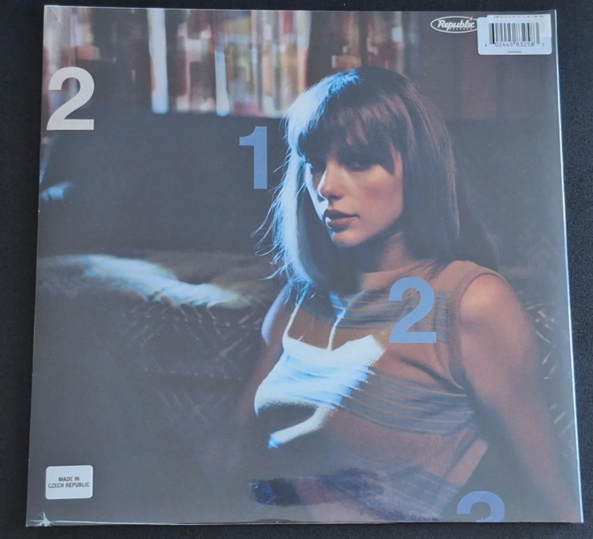 Autographed Taylor Swift Signed Midnights Vinyl Moonstone Blue with confetti, изображение 4