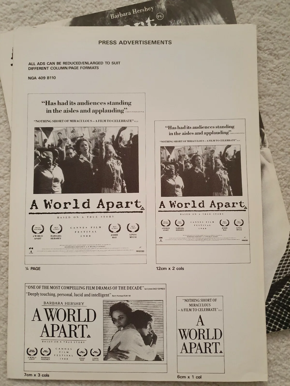 A WORLD APART - TWO ORIGINAL 1988 UK PRESSBOOKS - BARBRA HERSHEY, JODHI NAY, изображение 3