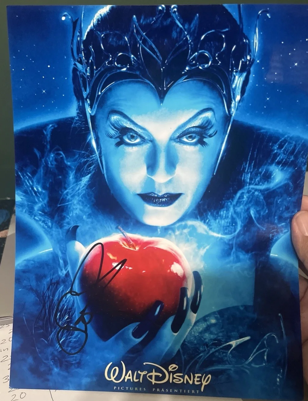 Susan Sarandon — SUSAN SARANDON Signed Autographed 8x10 ENCHANTED QUEEN NARISSA Photo, image 2