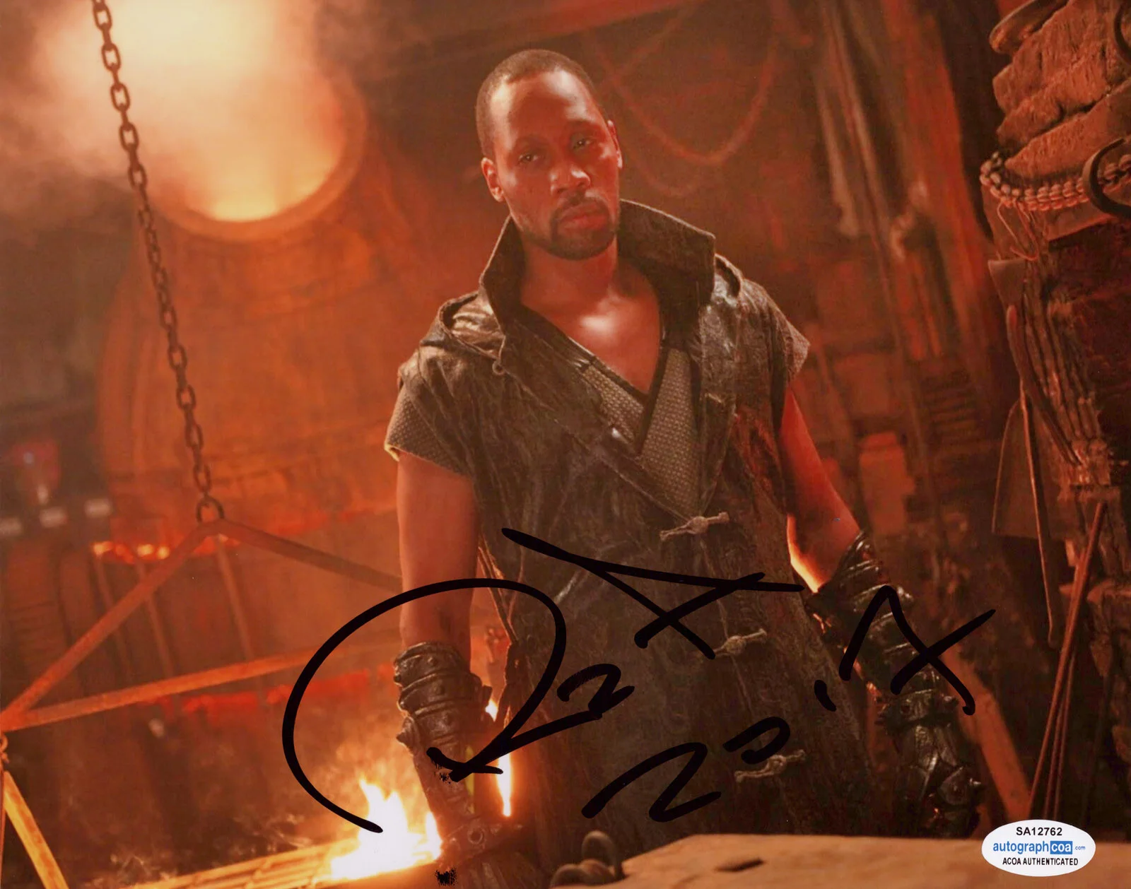 RZA — RZA signed "THE MAN WITH IRON FISTS" 8x10 Photo d PROOF Wu Tang Clan ACOA COA, изображение 3