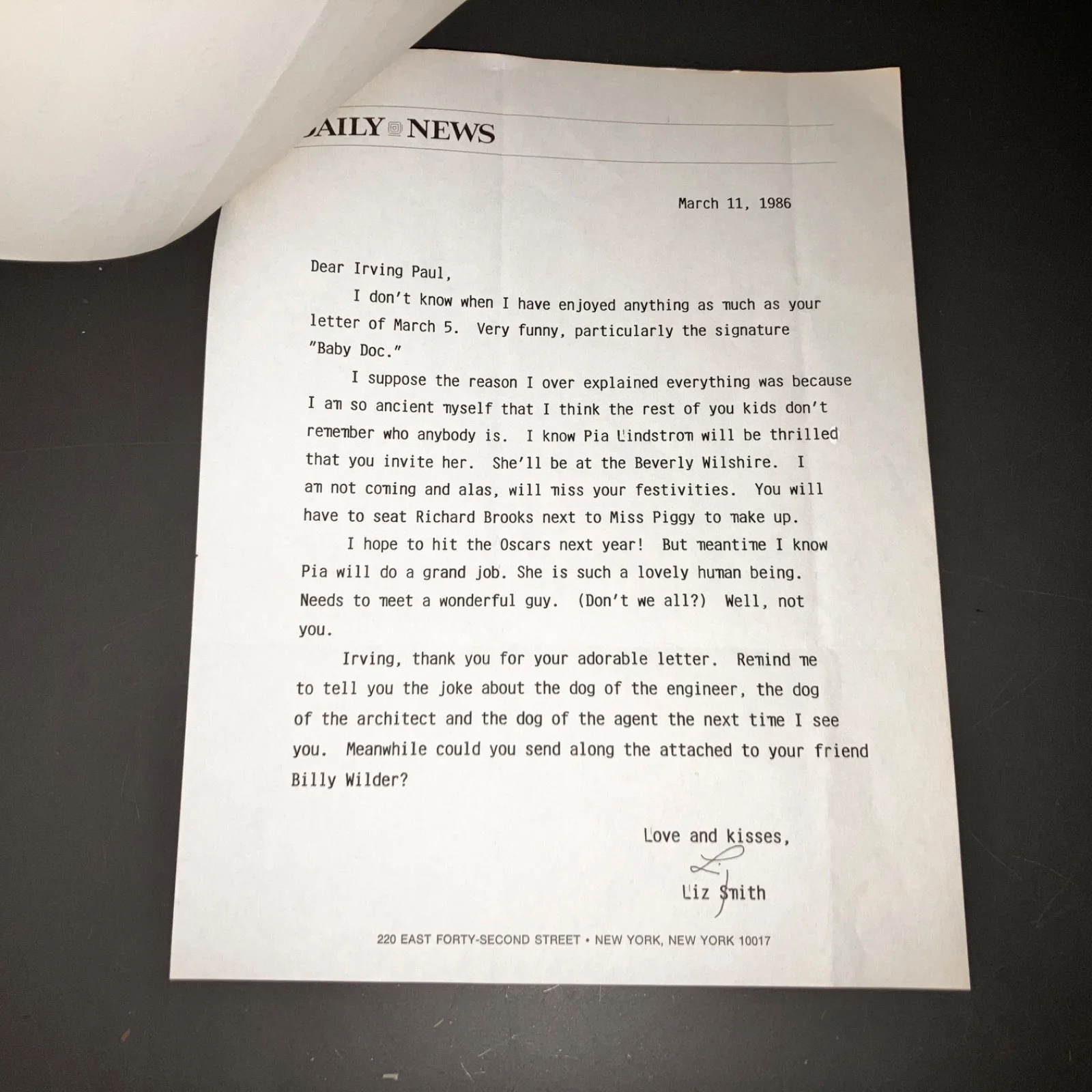 Liz Smith — LIZ SMITH Signed Favor-Ask Letter to Super-Agent Swifty Lazar (1986) + COA!, изображение 3