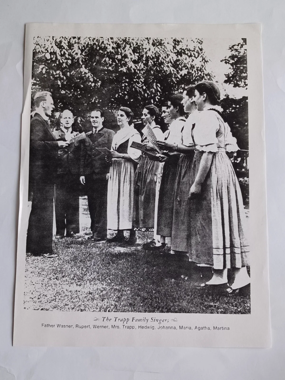 Rosmarie Trapp Signed 4.25" x 7" Paper w/Photo - The Sound of Music - Von Trapp, изображение 4