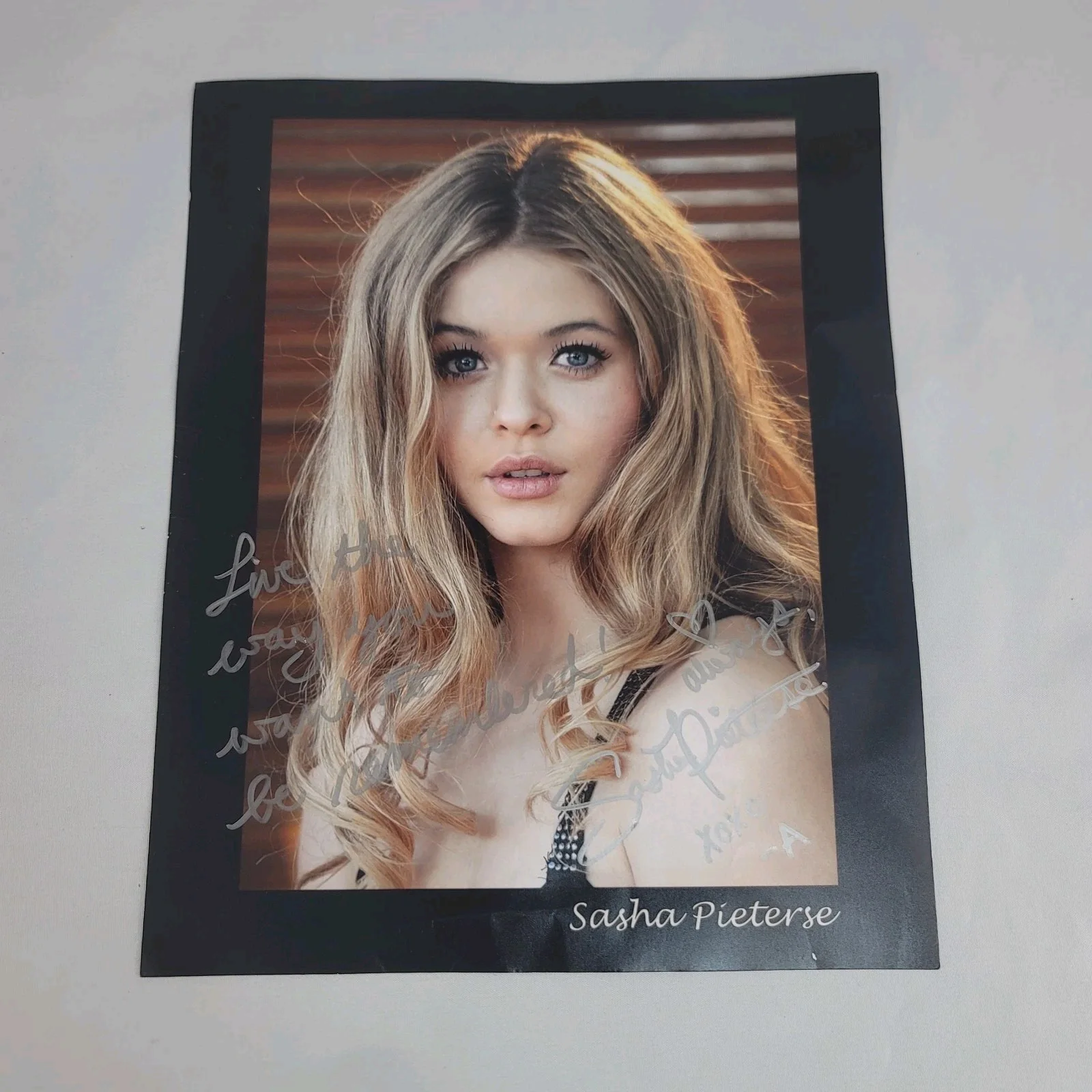 SASHA PIETERSE — Sasha Pieterse Autographed Photo 8x10 Pretty Little Liars with personal note XO