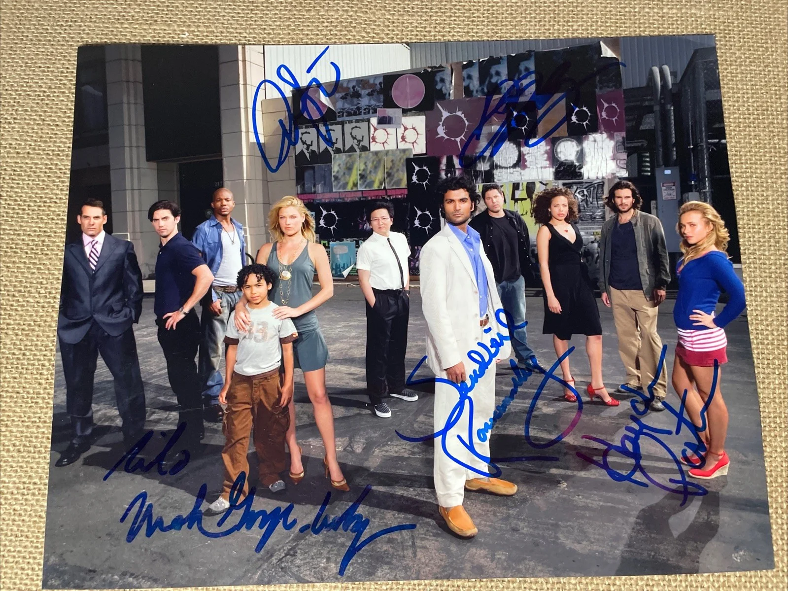 Heroes cast, signed — HEROES cast Signed Photograph Autograph Tv Show Marvel Dc C￼omics Picture P