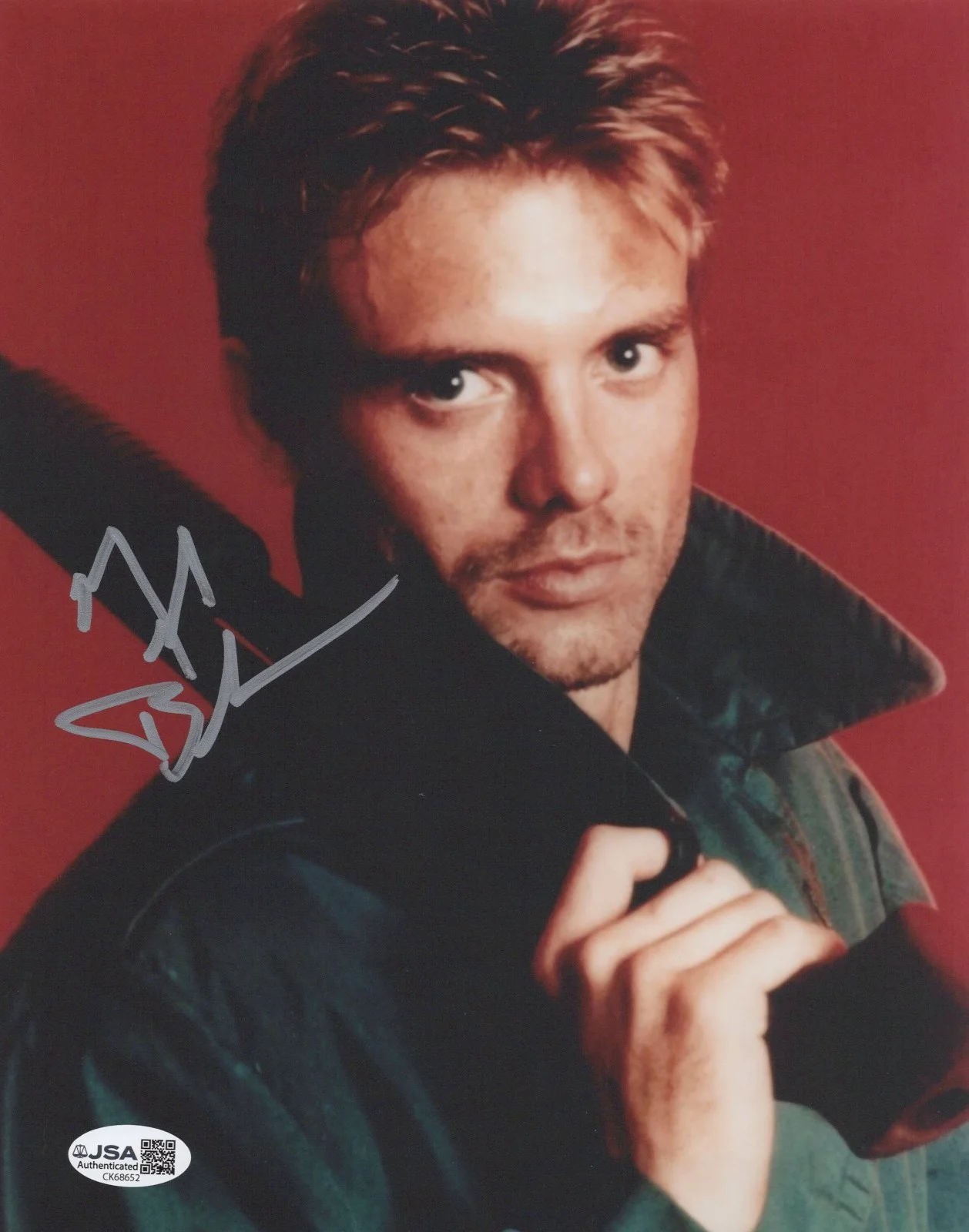 Michael Biehn — The Terminator 8x10 photo of Kyle Reese signed by Michael Biehn JSA COA