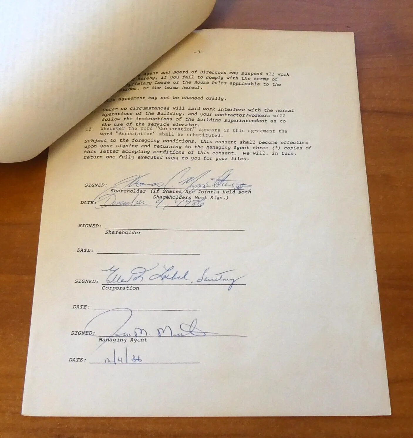 Tom Cruise — Tom Cruise Signed 1986 Contract Signed w/ Birth Name Thomas Mapother IV JSA LOA, image 2