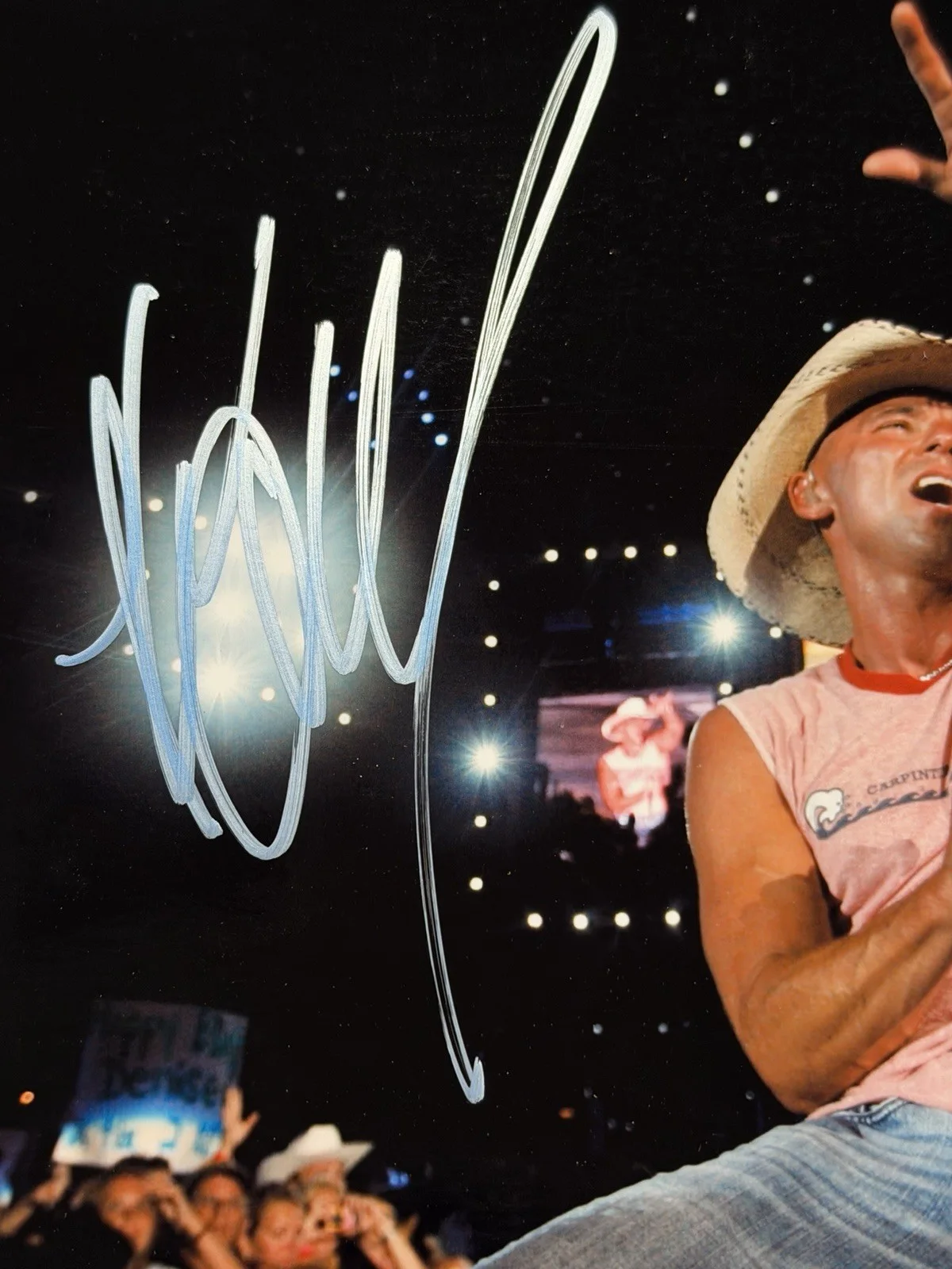 Kenny Chesney Autograph Signed 8x10 Concert Photo With COA Included And Framed., изображение 3