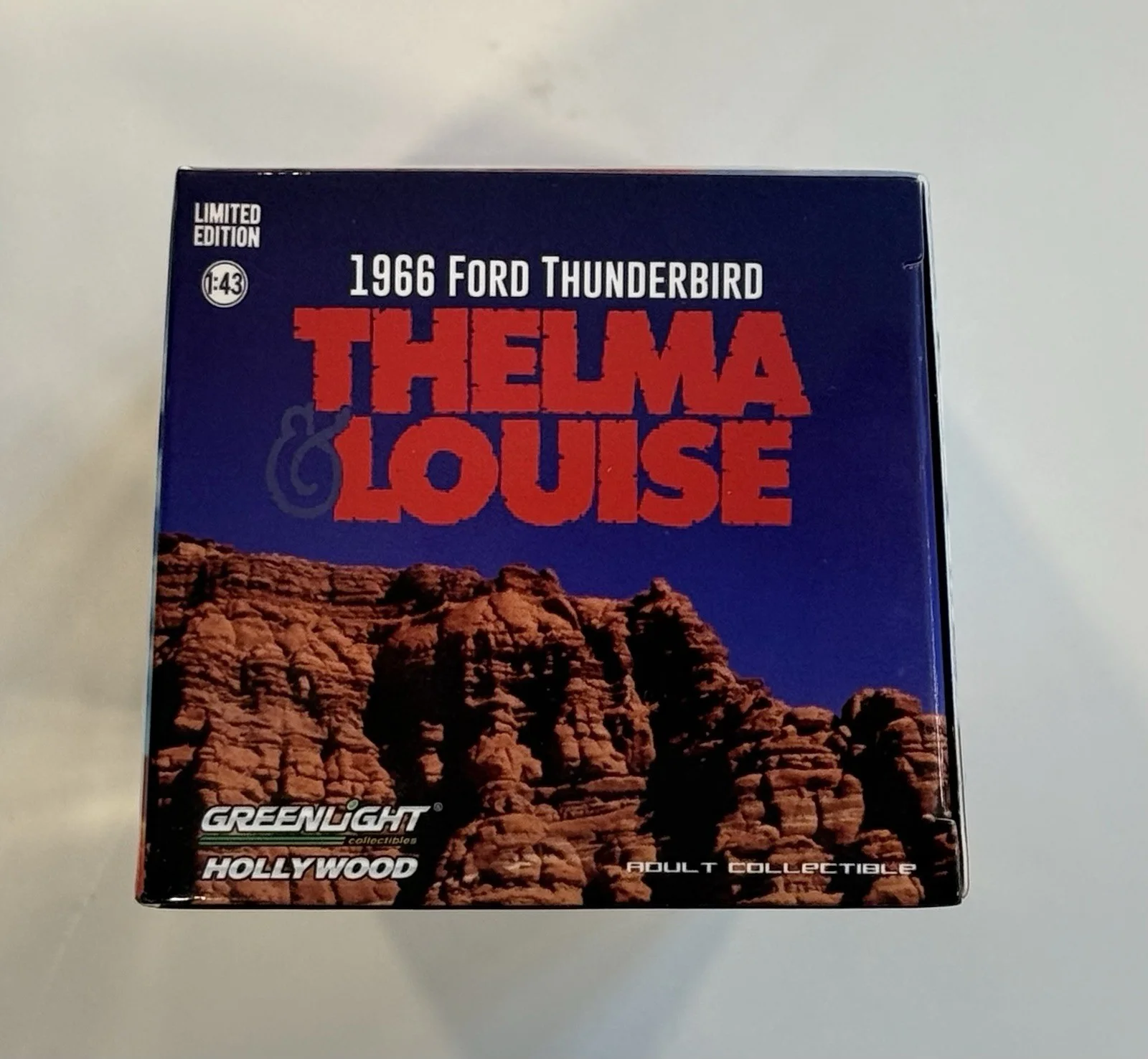 Websites — Geena Davis Signed Thelma & Louise 1966 Ford T-bird 1:43 Scale Car SCHWARTZ COA, изображение 5