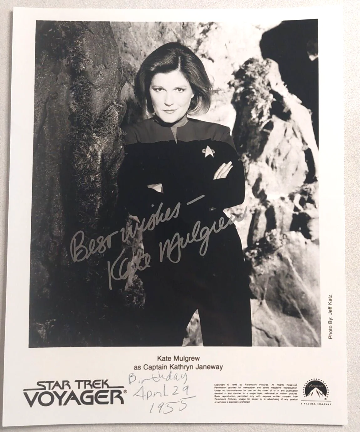 Kate Mulgrew — Kate Mulgrew signed 8x10 photo Captain Janeway Star Trek Voyager, image 3
