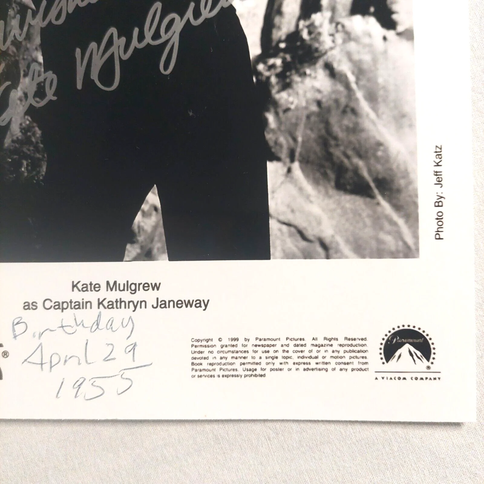 Kate Mulgrew — Kate Mulgrew signed 8x10 photo Captain Janeway Star Trek Voyager, image 5