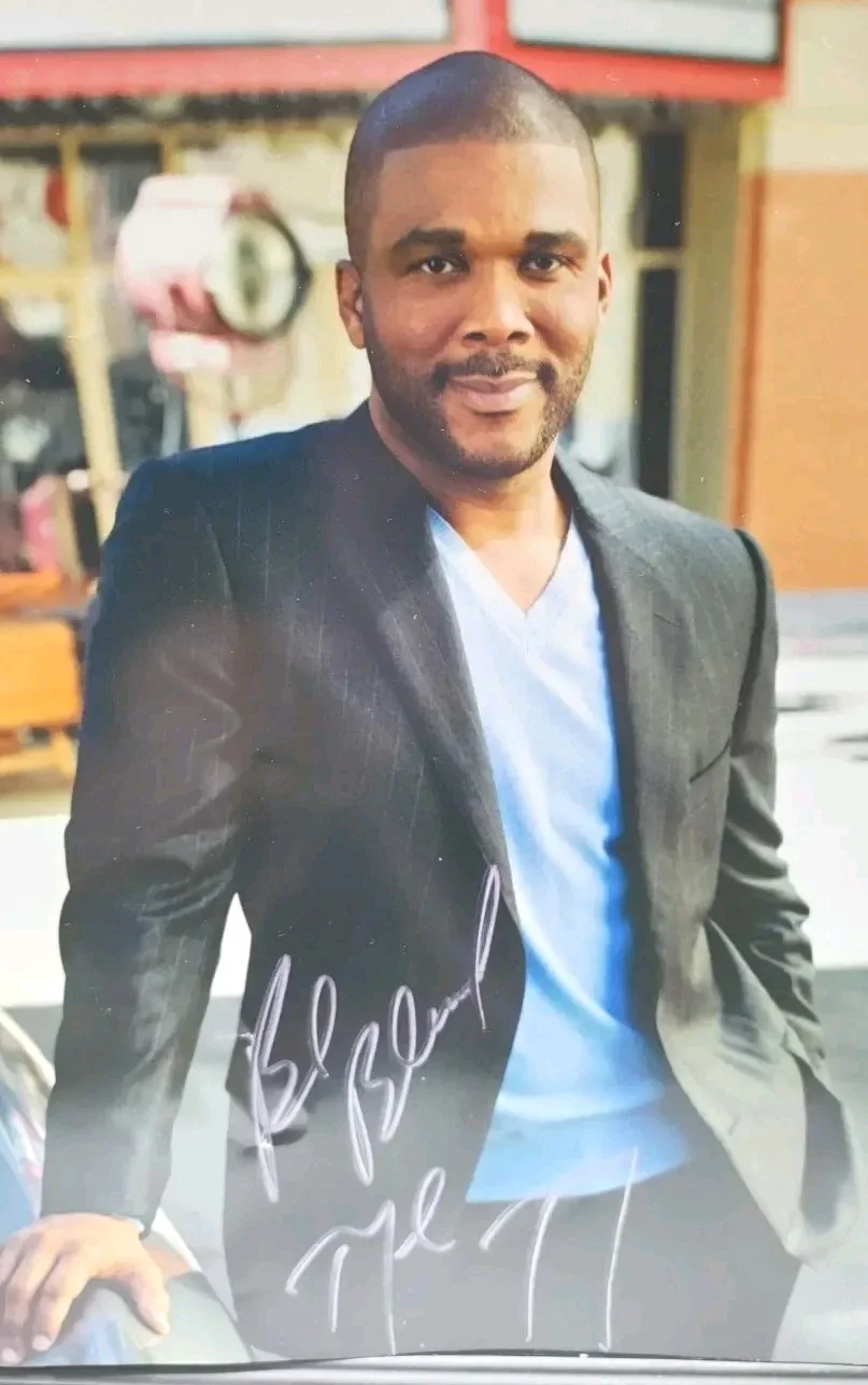 Tyler Perry — Tyler Perry signed 8x10 photo autographed Madea actor filmmaker, image 3