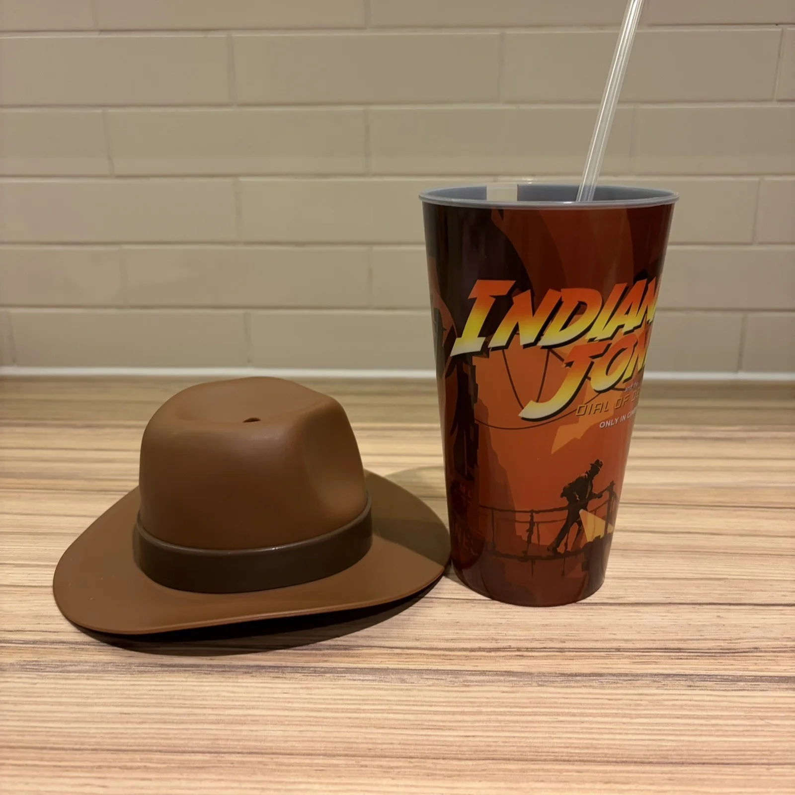 Indiana Jones and the Dial of Destiny Cup & Fedora Hat Theater Collectors Cup, изображение 2