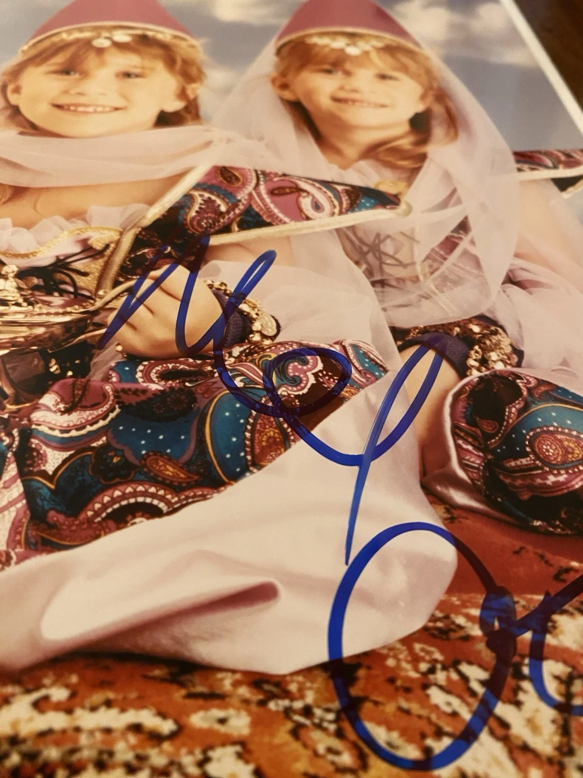 Mary Kate Olsen, Ashley Olsen — Mary Kate And Ashley Olsen Twins Signed Autographed Photo With COA Full House, изображение 3