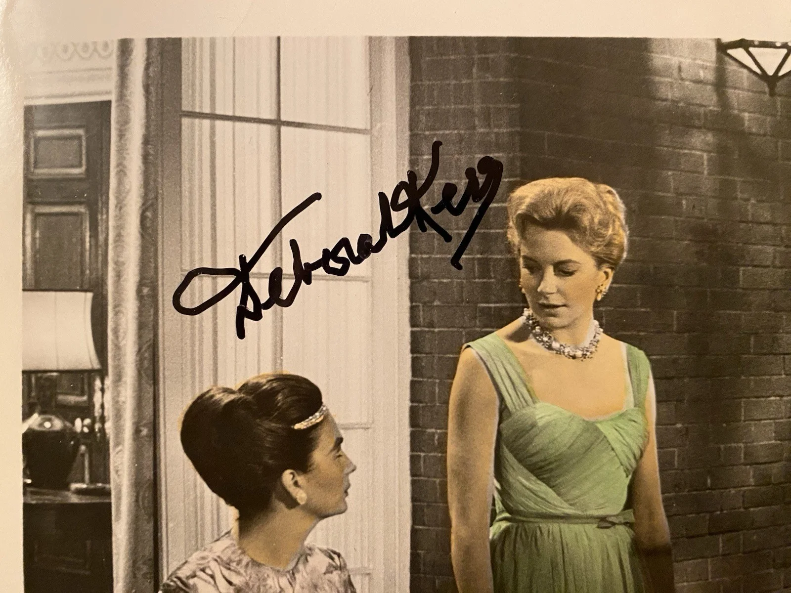 Robert Mitchum, Deborah Kerr, Jean Simmons — The Grass Is Greener Cast Signed Autographed Photo With COA Mitchum Simmons Kerr, изображение 2