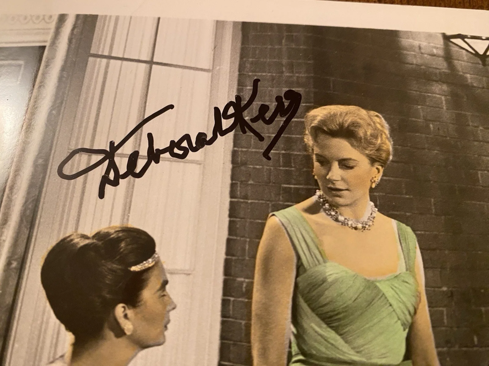 Robert Mitchum, Deborah Kerr, Jean Simmons — The Grass Is Greener Cast Signed Autographed Photo With COA Mitchum Simmons Kerr, изображение 3
