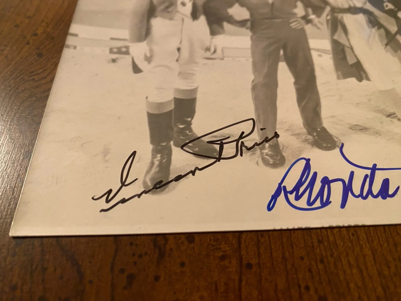 Victor Mature, Vincent Price, Gilbert Rolland, Etc — The Big Circus Cast Signed Autographed Photo by 7 Vincent Price Etc w/ COA RARE, изображение 3
