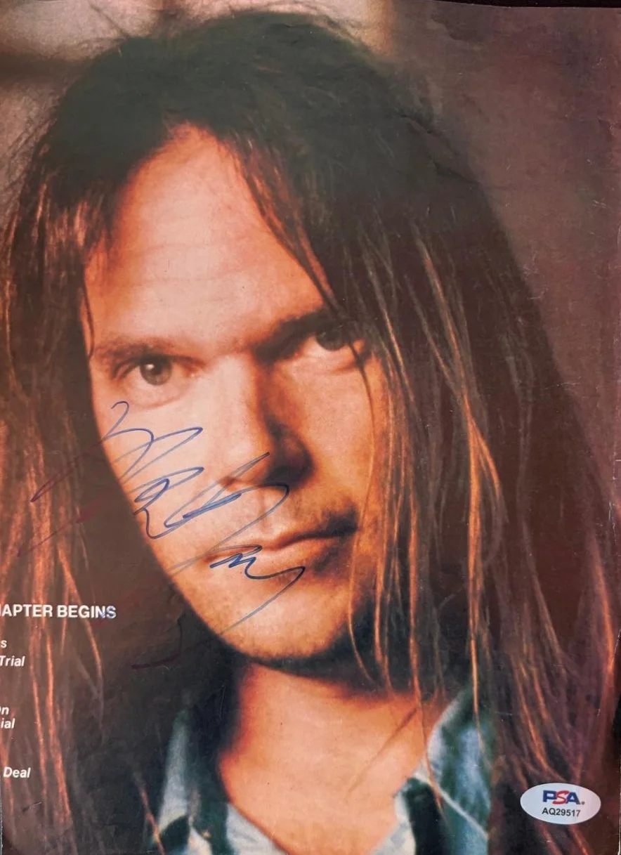 Neil Young — NEIL YOUNG SIGNED AUTOGRAPHED 8X10 PHOTO BUFFALO SPRINGFIELD CSNY SQUIRES PSA