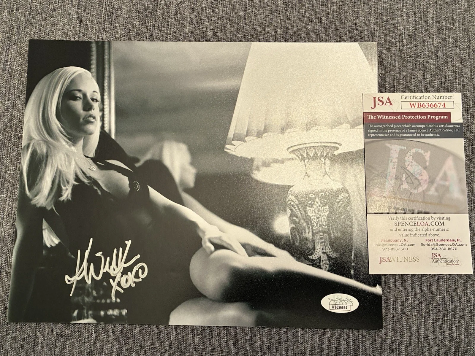 Kendra Wilkinson — KENDRA WILKINSON SIGNED 8X10 SEXY OUTFIT PLAYBOY GIRLS NEXT DOOR HUGH HEFNER JSA