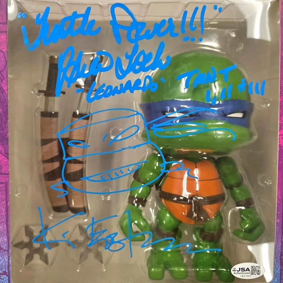 Kevin Eastman — Kevin Eastman & Brian Tochi signed TMNT Leonardo Jumbo Vinyl Figure auto JSA, image 2