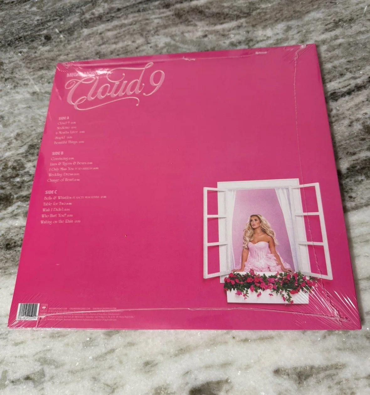 MEGAN MORONEY Cloud 9: Megan's Signature Pink Signed Vinyl LP In Hand, изображение 3