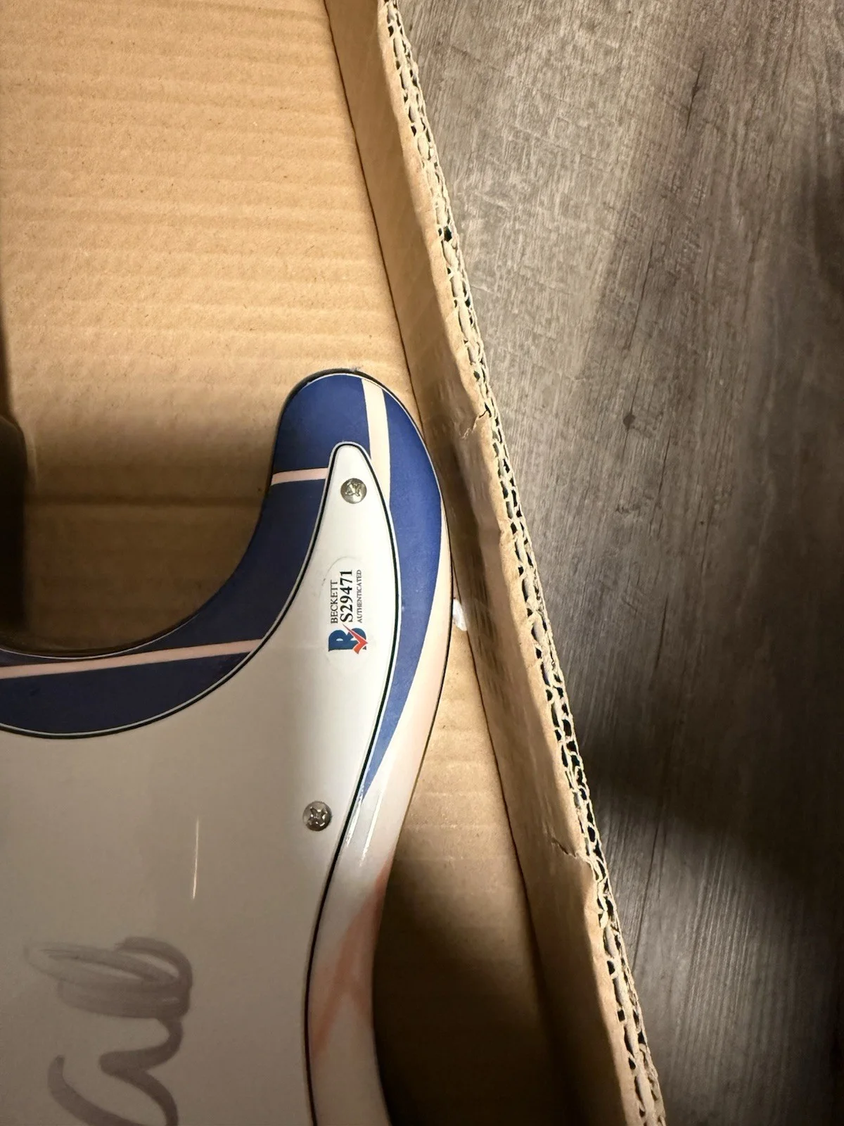 Edmonton Oilers Autographed Electric Guitar Beckett Authenticated Connor Mcdavid, image 2