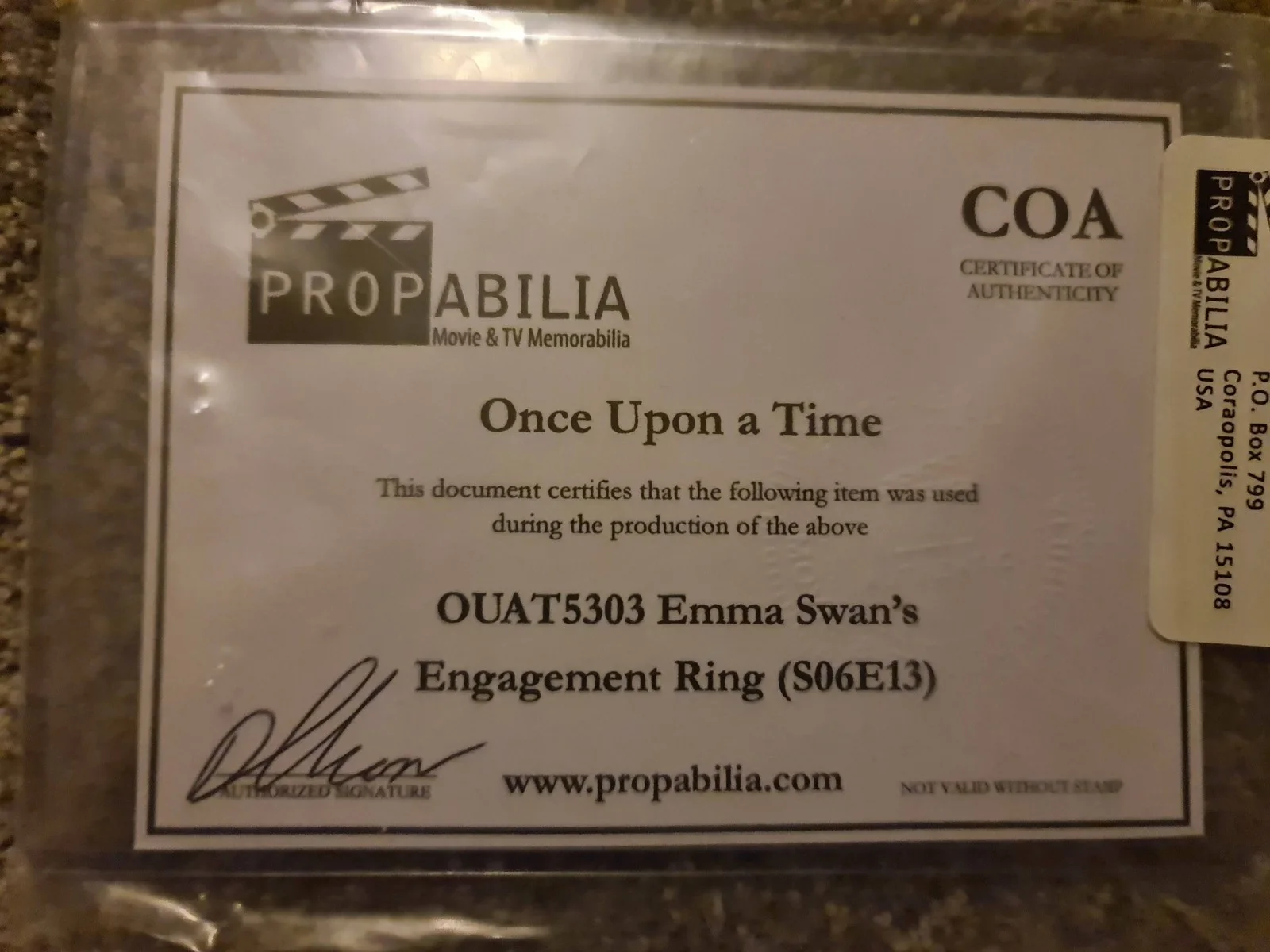 Once Upon A Time Emma Swan's Engagement And Wedding Rings Original Props, изображение 2
