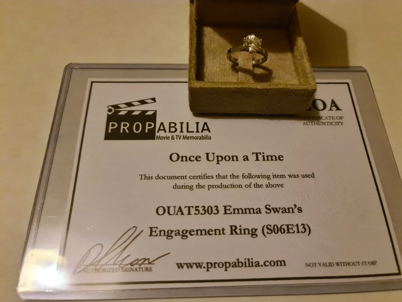 Once Upon A Time Emma Swan's Engagement And Wedding Rings Original Props, изображение 5