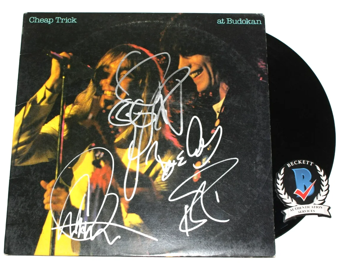 CHEAP TRICK BAND SIGNED AT BUDOKAN LIVE ALBUM VINYL RECORD BECKETT COA AUTOGRAPH, image 2