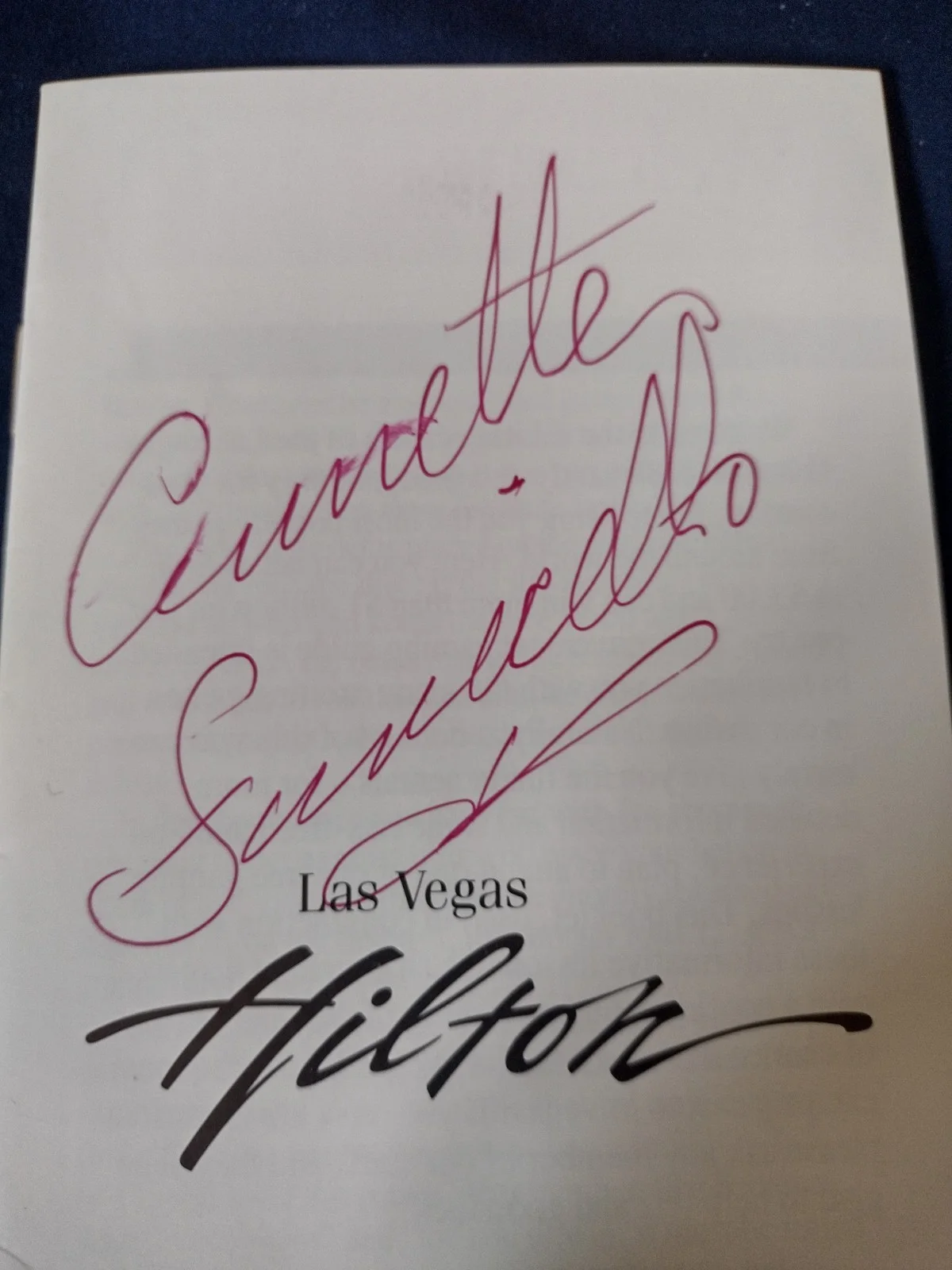 Annette Funicello Autographed Las Vegas Hilton Gaming Guide COA Full Signature, изображение 2