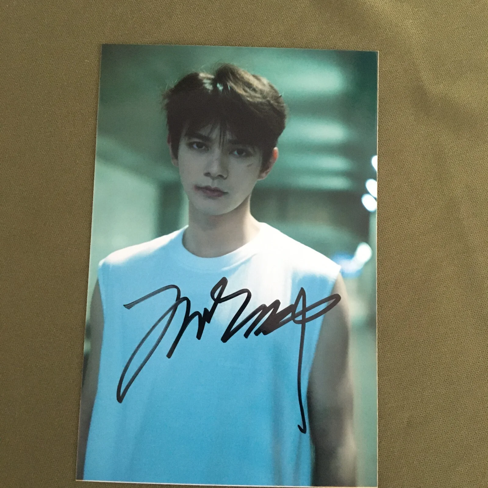 HE CHANG XI Autographed Signed Photo Autographs Chinese Actor 4*6 何昶希 2023, изображение 4