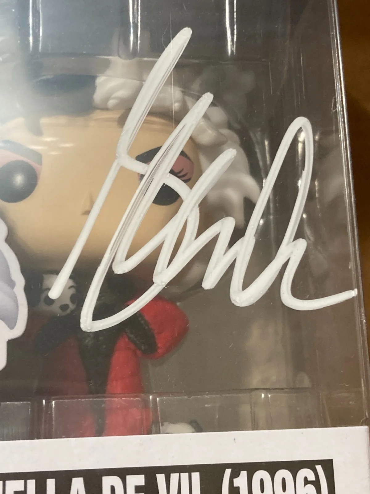 GLENN CLOSE - SIGNED 101 Dalmatians CRUELLA DE VILFunko with COA, image 2