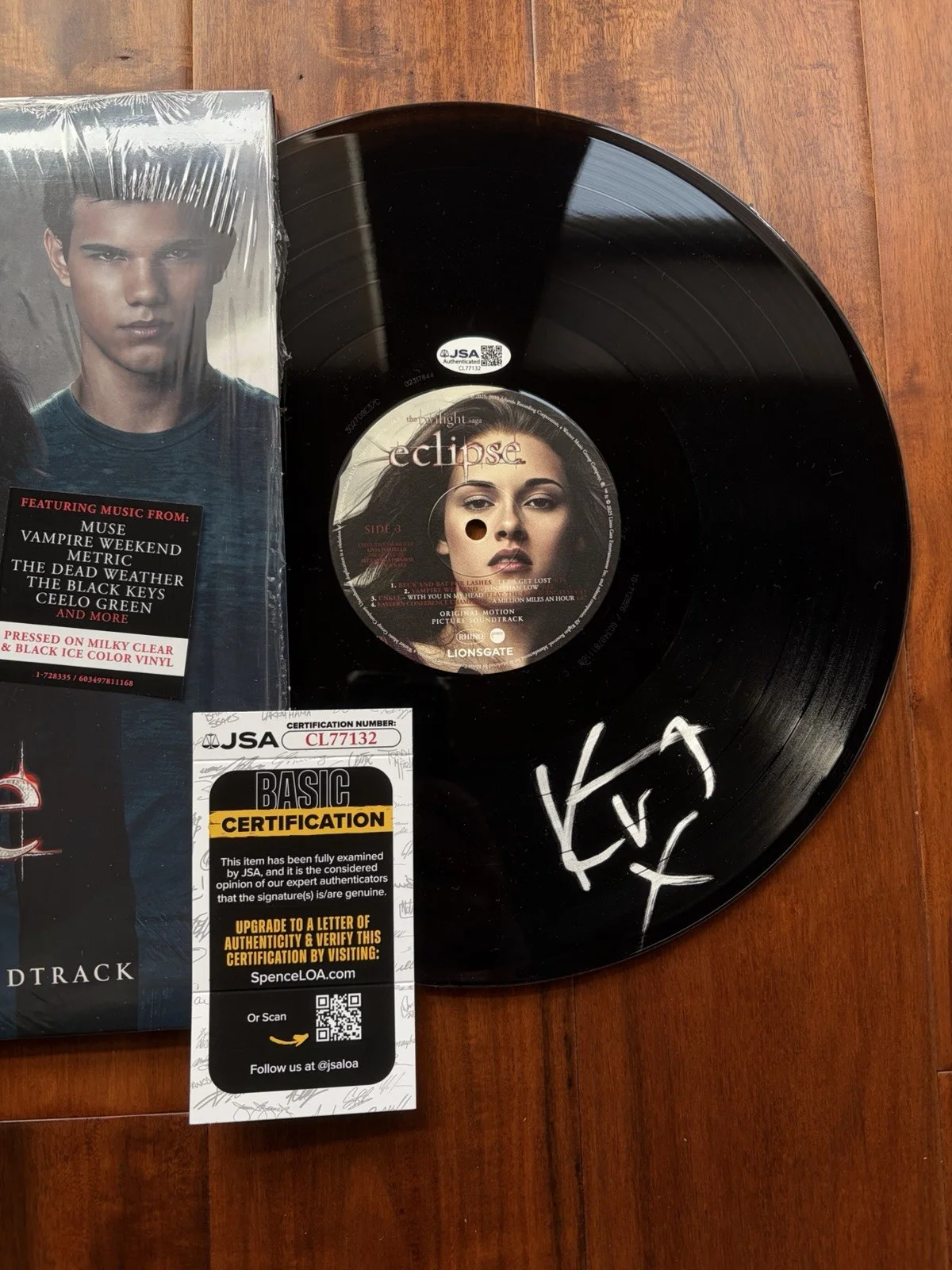 Kristen Stewart — Kristen Stewart Signed Twilight Vinyl Disc JSA COA Autograph PROOF, image 2