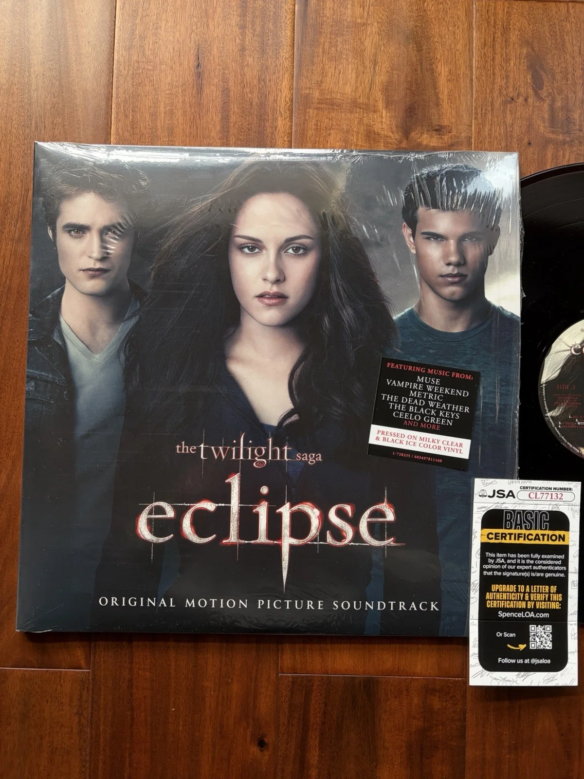 Kristen Stewart — Kristen Stewart Signed Twilight Vinyl Disc JSA COA Autograph PROOF, image 3