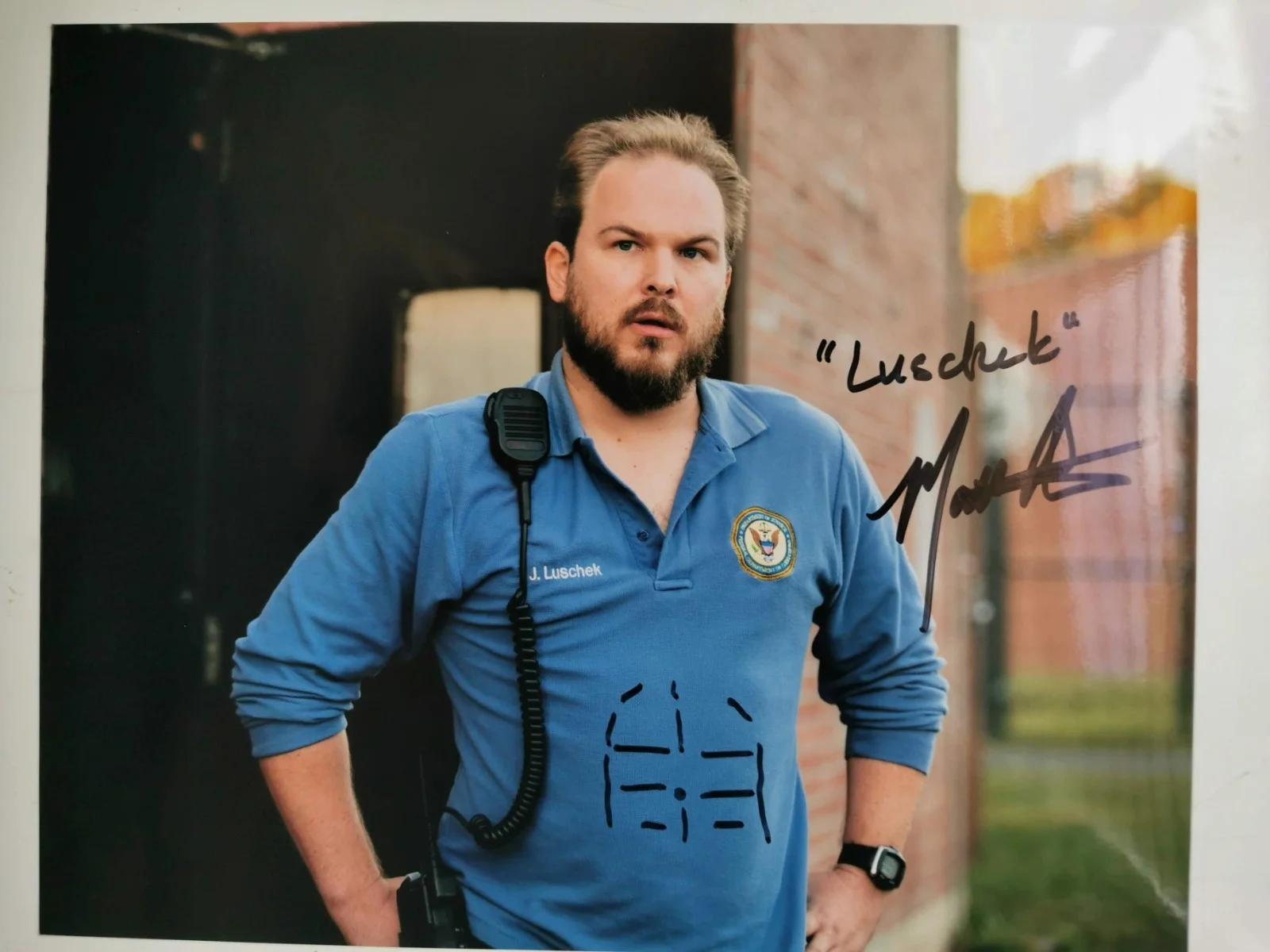 MATT PETERS — MATT PETERS SIGNED 8X10 PHOTO ORANGE IS THE NEW BLACK WITH COA