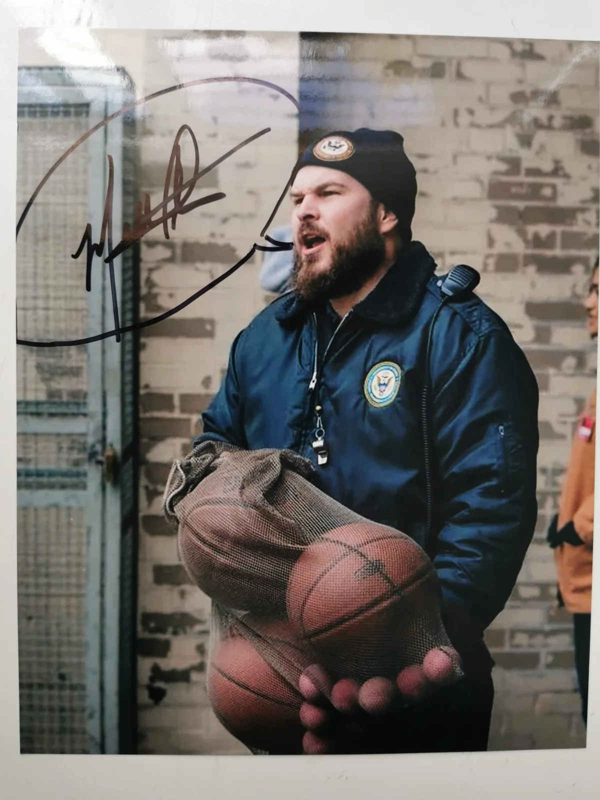 MATT PETERS — MATT PETERS SIGNED 8X10 PHOTO ORANGE IS THE NEW BLACK WITH COA
