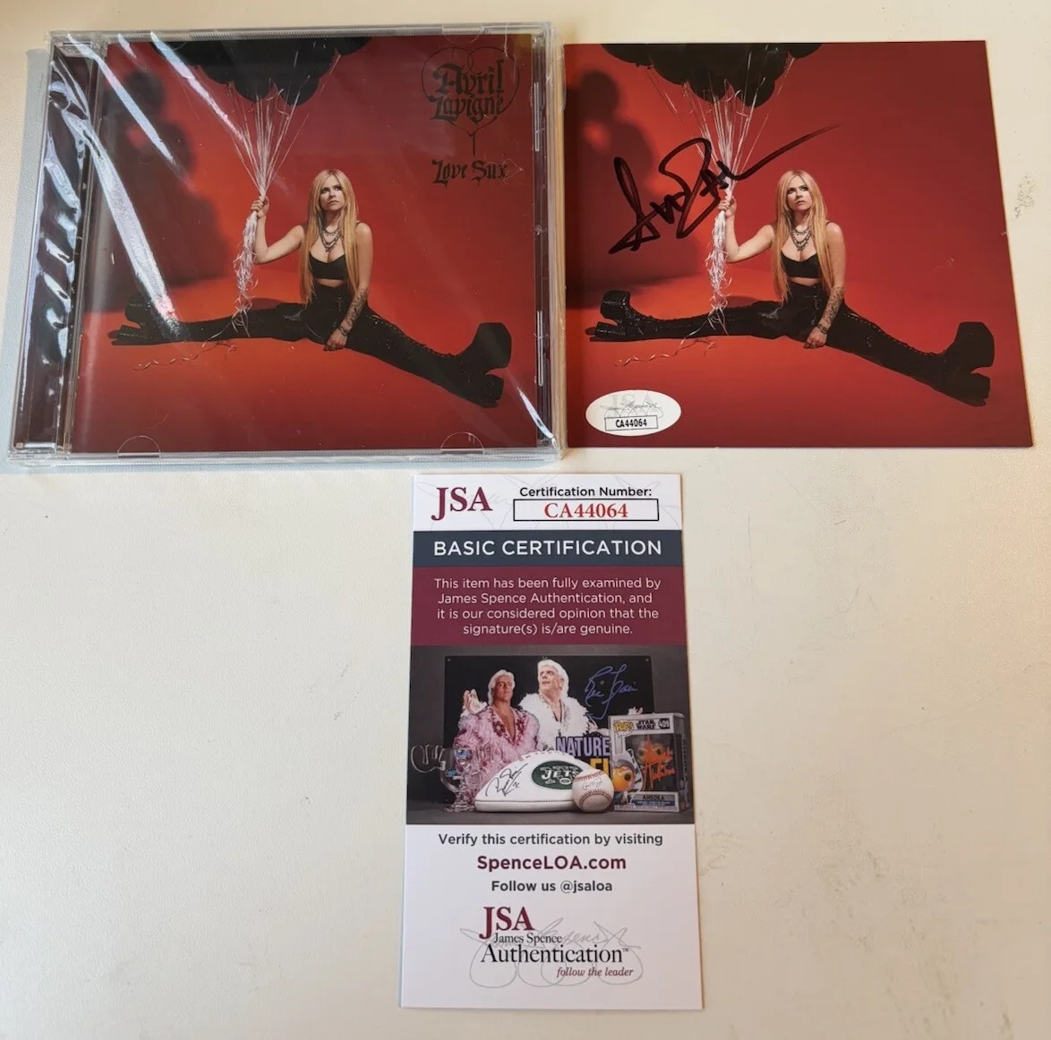 AVRIL LAVIGNE LOVE SUX SIGNED AUTOGRAPHED ART CARD & NEW CD JSA COA CA44064 RARE, изображение 2