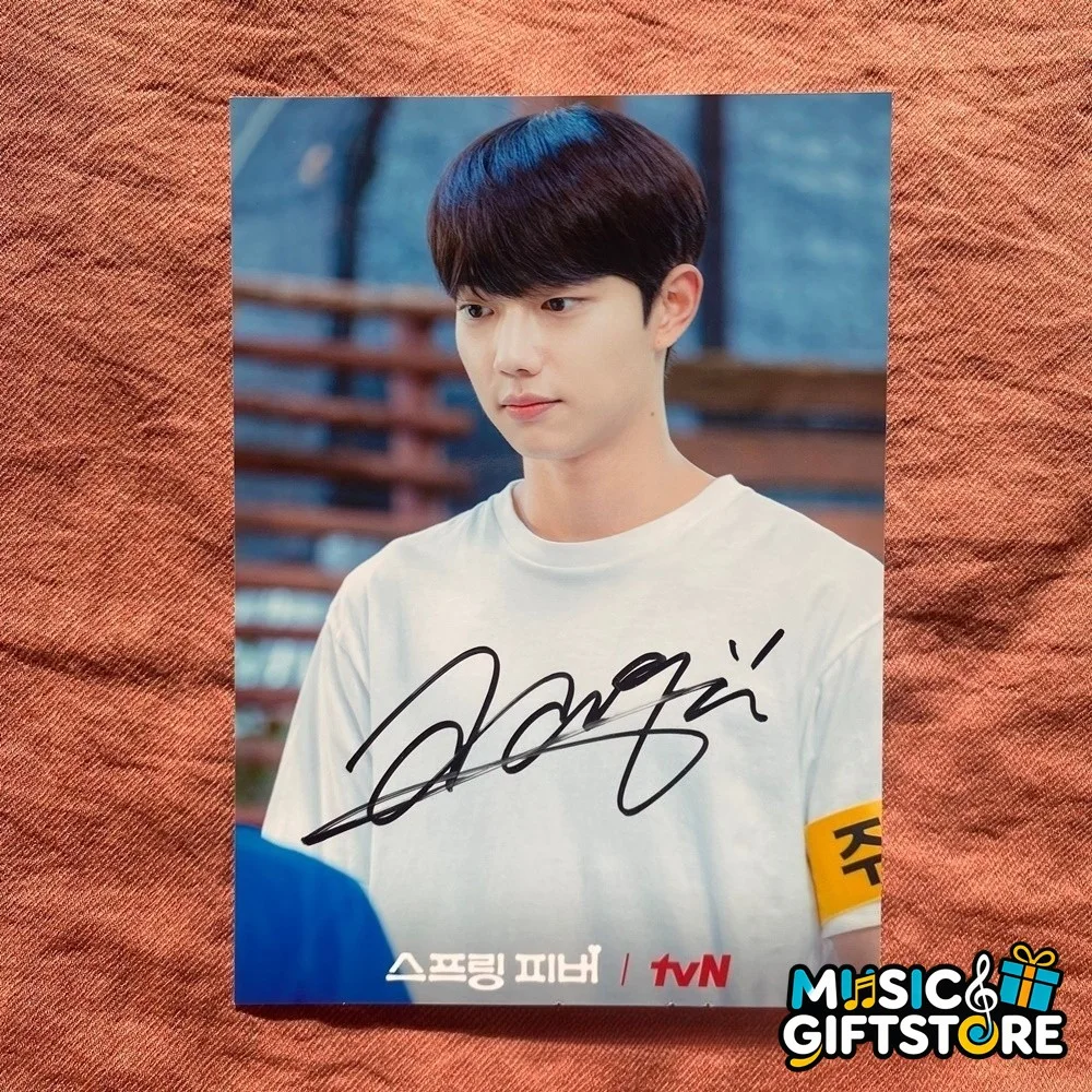 Spirit Fingers Cho Junyoung Autographed Signed Photo K-Drama 4*6 2026 #MUGS, изображение 3