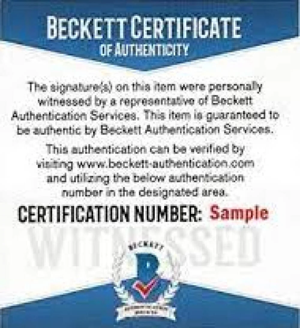 Millie Bobby Brown — Millie Bobby Brown Signed 8x10 Photo (Beckett) - Beckett Witnessed, изображение 2