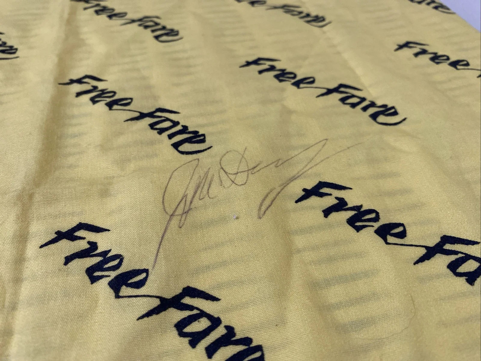 Free Fare Band Autographed Yellow Bandana, изображение 2