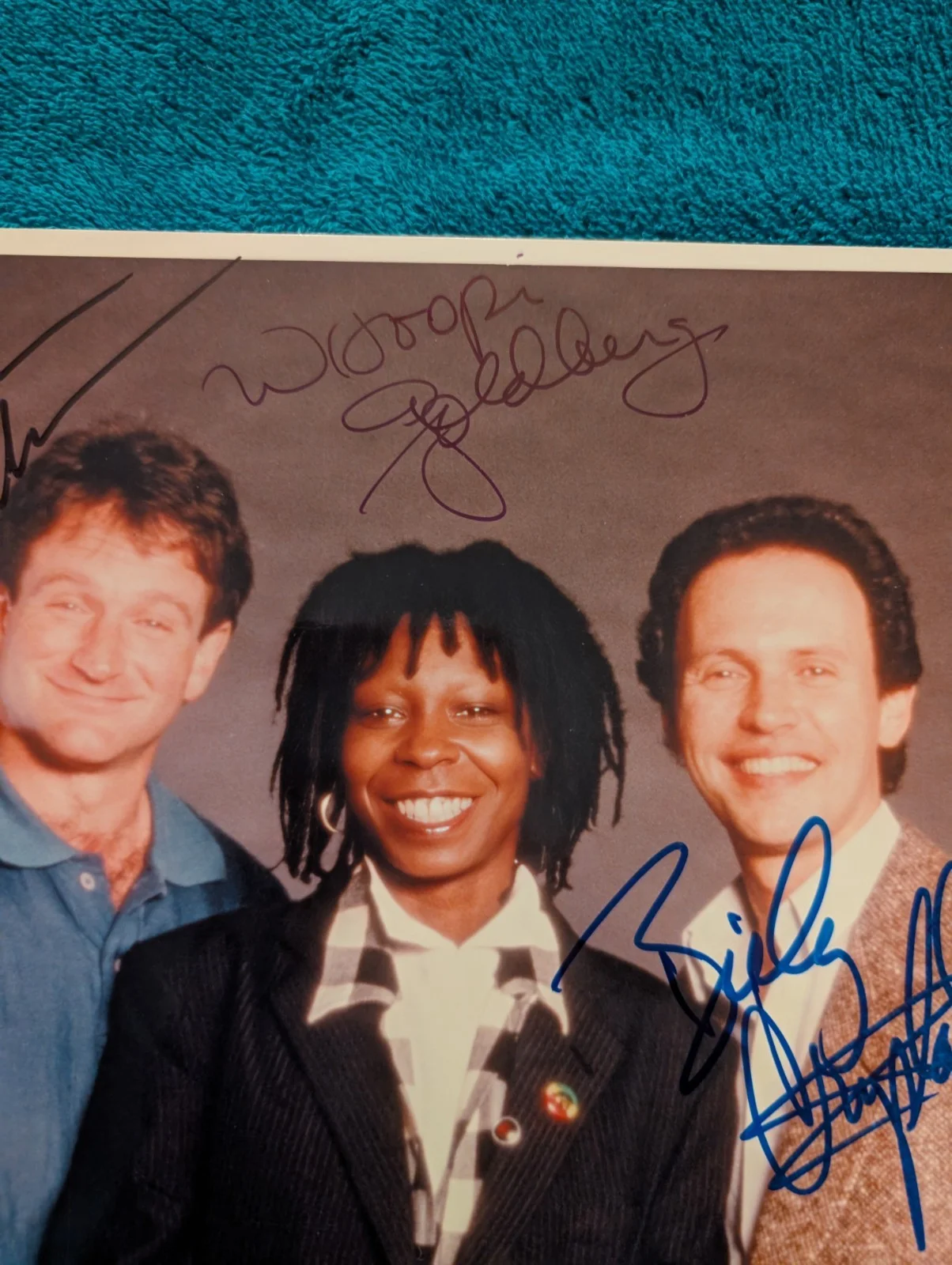Robin Williams Whoopi Goldberg, Billy Crystal — Robin Williams Whoopi Goldberg Billy Crystal Signed Autograph 8x10 Photo, image 3